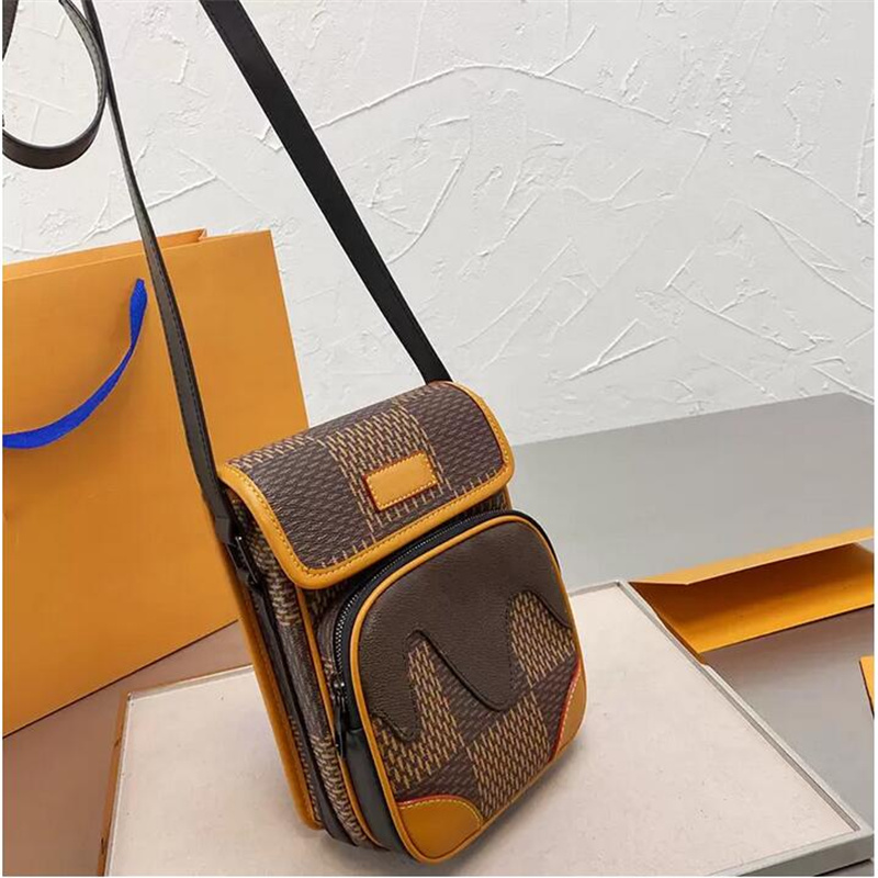 Designer Cross Body Shoulder Bags Crossbody bag Luxury high-quality leather 3 Different colors Various styles With exquisite packaging and original box size 17-21 cm
Designer Cross Body Shoulder Bags Crossbody bag Luxury high-quality leather 3 Different colors Various styles With exquisite packaging and original box size 17-21 cm