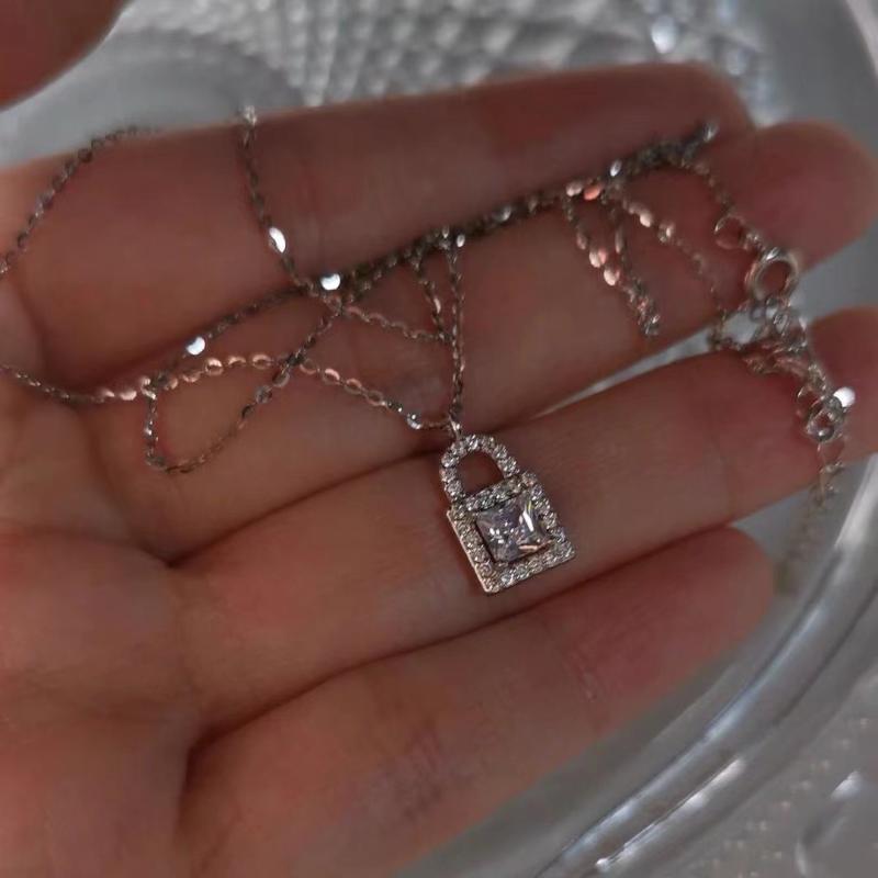 Pendant Necklaces Trendy Square Cut White Crystal Zircon Lock Design Necklace Clavicle Chain For Women Party Accessories Anniversary Gift
Pendant Necklaces Trendy Square Cut White Crystal Zircon Lock Design Necklace Clavicle Chain For Women Party Accessories Anniversary Gift