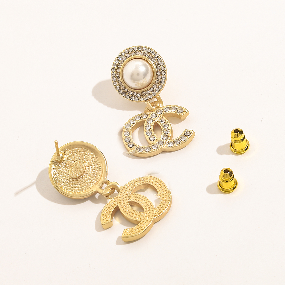 Luxury Brand Designers Letters Ear Stud Earrings Eardrop Gold Stainless Steel Geometric Famous Women Steel Seal Print High Quality Earring Wedding Party Jewerlry
Luxury Brand Designers Letters Ear Stud Earrings Eardrop Gold Stainless Steel Geometric Famous Women Steel Seal Print High Quality Earring Wedding Party Jewerlry