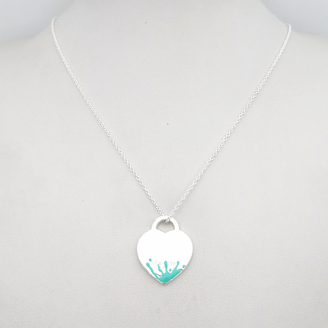 1: 1 Sterling Silver 925 Classic Fashion Exclusive Blue Enamel Water Flower Heart Charm Ladies Necklace, Black
1: 1 Sterling Silver 925 Classic Fashion Exclusive Blue Enamel Water Flower Heart Charm Ladies Necklace, Black
