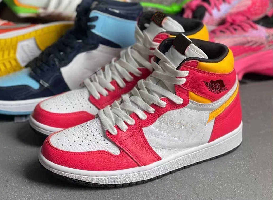 2021 Authentic 1 Light Fusion Red 1s Man Outdoor Shoes 555088-603 White Laser Orange Black Sports Sneakers With Box
2021 Authentic 1 Light Fusion Red 1s Man Outdoor Shoes 555088-603 White Laser Orange Black Sports Sneakers With Box