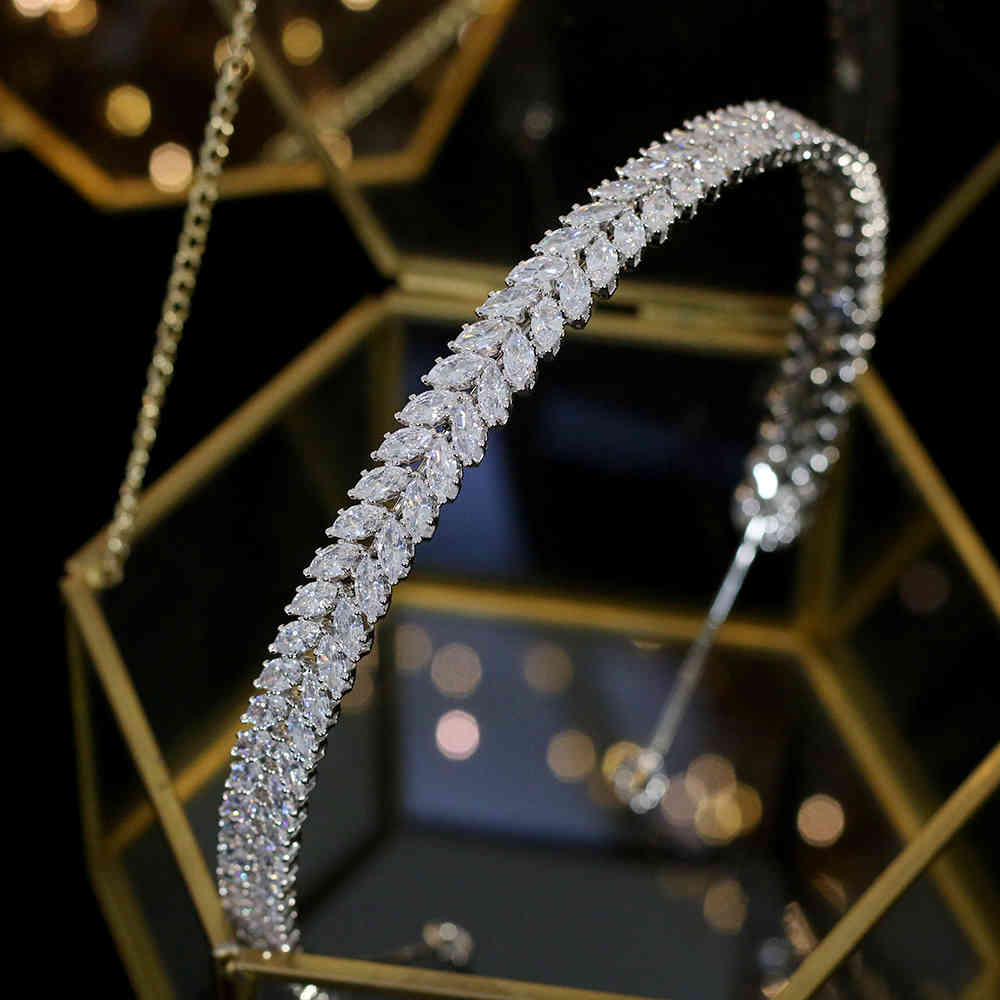 ASNORA Tiara Zirconia Headwear Crown Hairband Crystal Headband Banquet Dress Bridal Accessories Wedding Jewelry
ASNORA Tiara Zirconia Headwear Crown Hairband Crystal Headband Banquet Dress Bridal Accessories Wedding Jewelry
