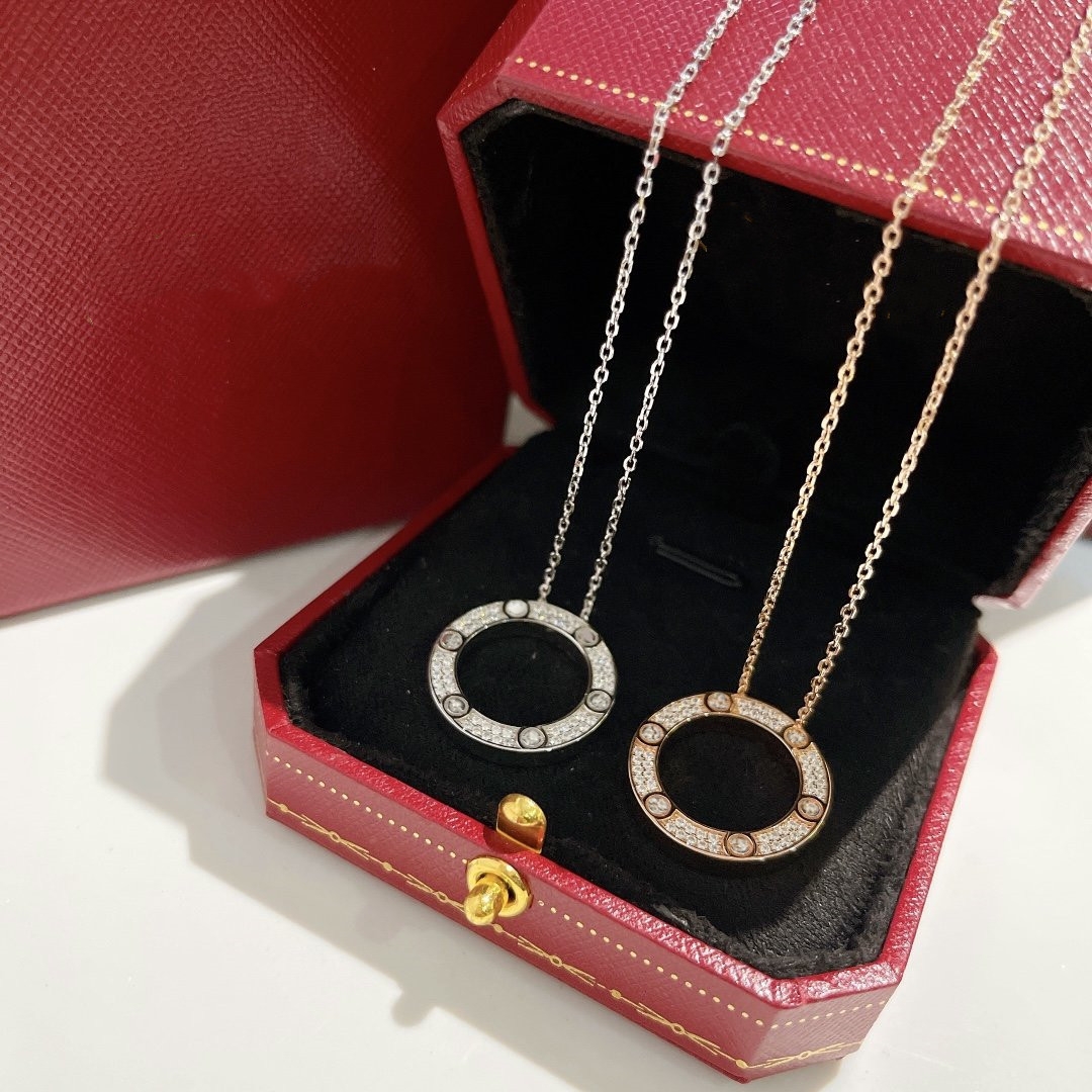 Designer Necklaces Jewelry Toys Full Diamond Ring Pendant O-chain Luxury Necklace All-Match Unisex 45mm Gold Silver Rose Gold with Gift Box
Designer Necklaces Jewelry Toys Full Diamond Ring Pendant O-chain Luxury Necklace All-Match Unisex 45mm Gold Silver Rose Gold with Gift Box