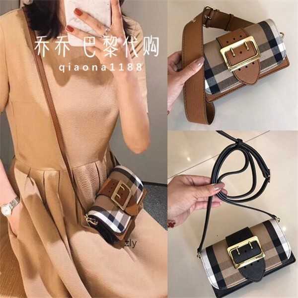 House Classic Plaid canvas cowhide Shoulder Messenger Bag small buckle women's bag
House Classic Plaid canvas cowhide Shoulder Messenger Bag small buckle women's bag