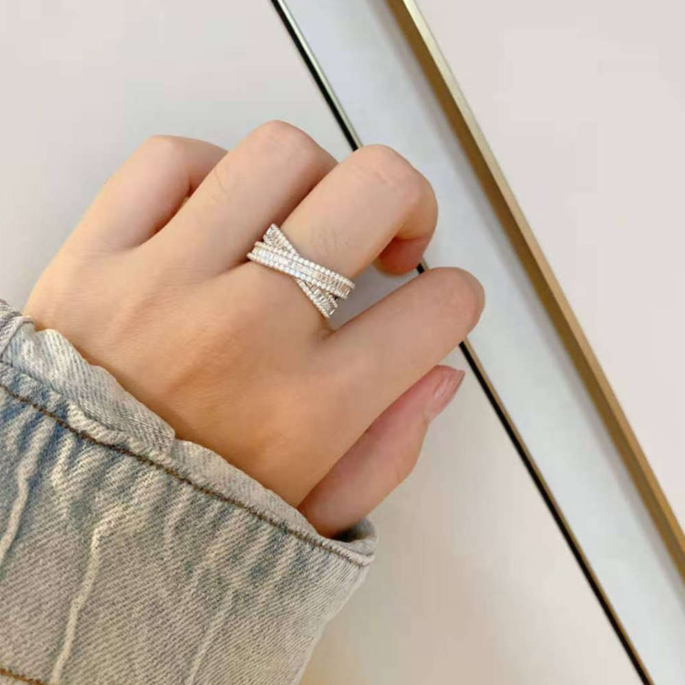 HBP Xiaozhong ins wind net red dense set laminated cross double ring female 925 silver advanced sense index finger temperament
HBP Xiaozhong ins wind net red dense set laminated cross double ring female 925 silver advanced sense index finger temperament