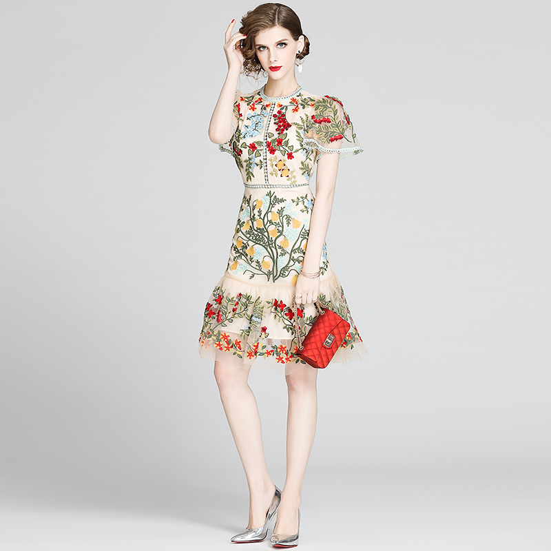 Luxury Floral Embroidery Sliming Dress Women 2021 Designer Retro Batwing Sleeve Office Elegant Slim Mesh Ruffle Dresses Summer Autumn Party Prom Sexy Sheath Frock
Luxury Floral Embroidery Sliming Dress Women 2021 Designer Retro Batwing Sleeve Office Elegant Slim Mesh Ruffle Dresses Summer Autumn Party Prom Sexy Sheath Frock