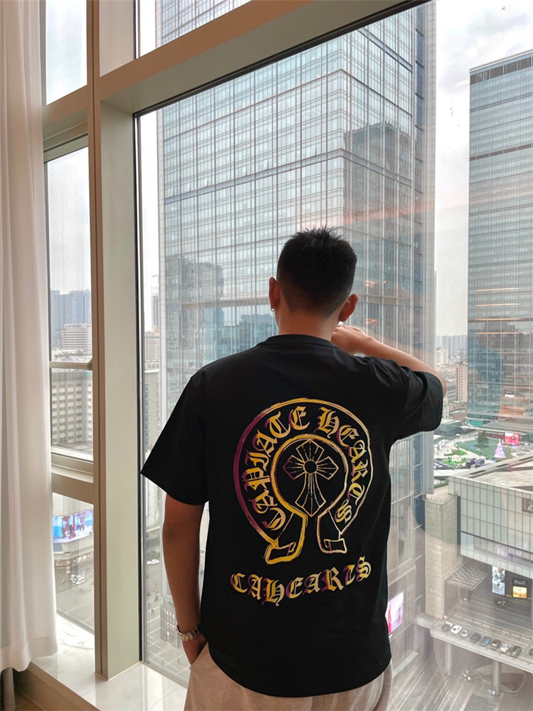 Women luxury designer brand chromeheart crosin horseshoe Sanskrit cross gradient print men's and women's Short Sleeve T-Shirt, White;black
Women luxury designer brand chromeheart crosin horseshoe Sanskrit cross gradient print men's and women's Short Sleeve T-Shirt, White;black