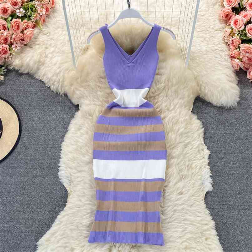 Women Knitted Bodycon Dress Sexy V-neck Sleeveless Striped Skinny Bandage Chic Summer Female Beach Sundress Vestidos 210603, Sky blue
Women Knitted Bodycon Dress Sexy V-neck Sleeveless Striped Skinny Bandage Chic Summer Female Beach Sundress Vestidos 210603, Sky blue