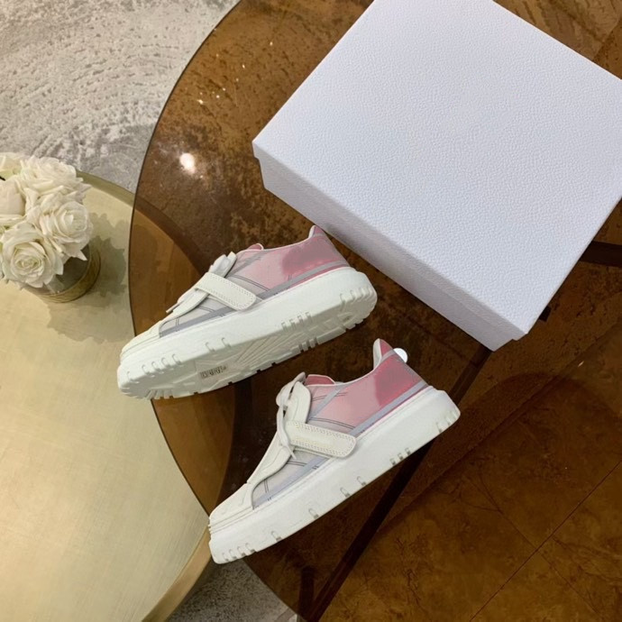 Sell Well High Quality Women shoes Espadrilles Sneakers printing Walk Sneaker Embroidery canvas Platform Shoe Girls size35-40, Choose the color
Sell Well High Quality Women shoes Espadrilles Sneakers printing Walk Sneaker Embroidery canvas Platform Shoe Girls size35-40, Choose the color