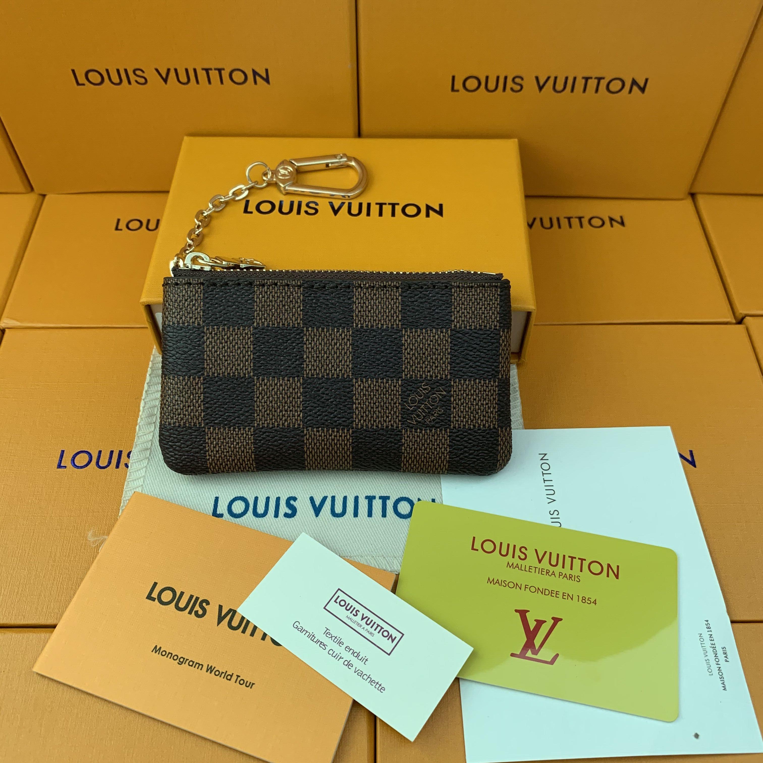 KEY POUCH M62650 POCHETTE CLES Designer Coin Purse Keychains ring Credit Card Holder Luxury Mini Wallet shoulder Bag Charm Handbags LV&#, Red;black
KEY POUCH M62650 POCHETTE CLES Designer Coin Purse Keychains ring Credit Card Holder Luxury Mini Wallet shoulder Bag Charm Handbags LV&#, Red;black
