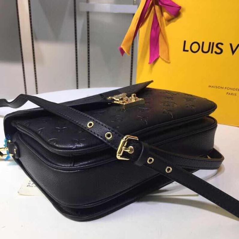 Lv LOUIS BAG VITTON Hot Designers Bags Women Bag Leather Handbags Shoulder Bag Crossbody Bags For Women Handbag Purse Luxurys Bags
Lv LOUIS BAG VITTON Hot Designers Bags Women Bag Leather Handbags Shoulder Bag Crossbody Bags For Women Handbag Purse Luxurys Bags