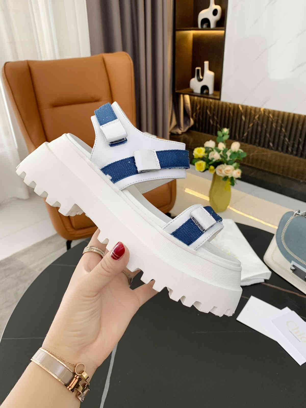 2021 High Luxury Shoes Stud Sandals Sexy Pointed Heels Designer Nude Fashion Wedding Rivets Women Pumps Valentine Sd0413 Zlh, Black
2021 High Luxury Shoes Stud Sandals Sexy Pointed Heels Designer Nude Fashion Wedding Rivets Women Pumps Valentine Sd0413 Zlh, Black