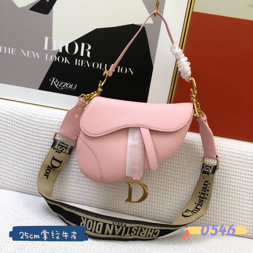Now Top Quality Oblique motif Saddle bag handbags Classic Colorful Luxurys Designers womens handbag embroidered large embroidery Canvas shoppping bags28
Now Top Quality Oblique motif Saddle bag handbags Classic Colorful Luxurys Designers womens handbag embroidered large embroidery Canvas shoppping bags28