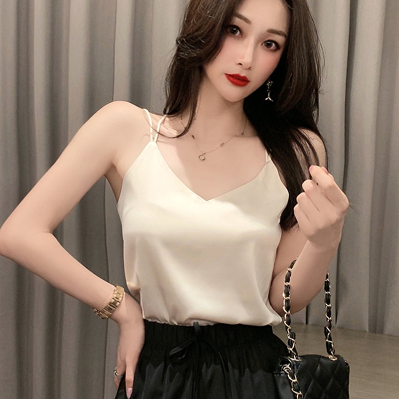 Korean Silk Women Tank Tops Woman Satin Camis Basic White Camisole Plus Size Sleeveless V Neck Halter 210427
Korean Silk Women Tank Tops Woman Satin Camis Basic White Camisole Plus Size Sleeveless V Neck Halter 210427