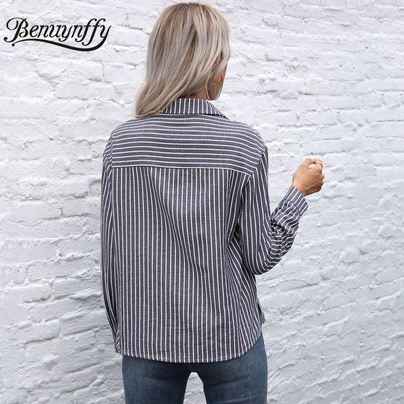 Turn-down Collar Button Up Striped Shirt Women Spring Casual Fashion Pocket Long Sleeve Blouses Shirts For Ladies 210510