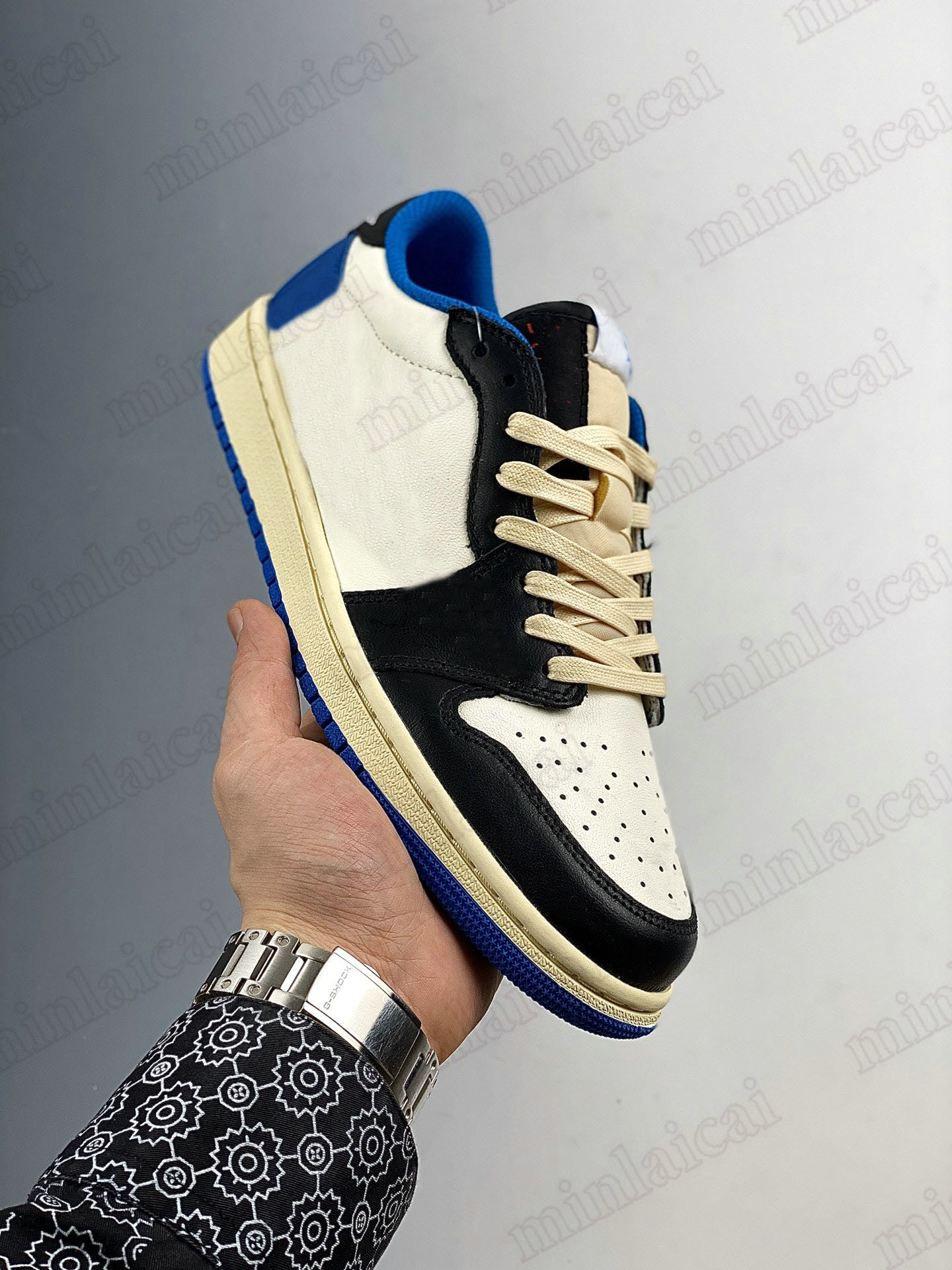 T S x Fragment 1 High SP Low 1s Basketballs Shoes Military Blue TS Black Sail Shy Pink Men Women Sports Sneaker Outdoor Trainers
T S x Fragment 1 High SP Low 1s Basketballs Shoes Military Blue TS Black Sail Shy Pink Men Women Sports Sneaker Outdoor Trainers