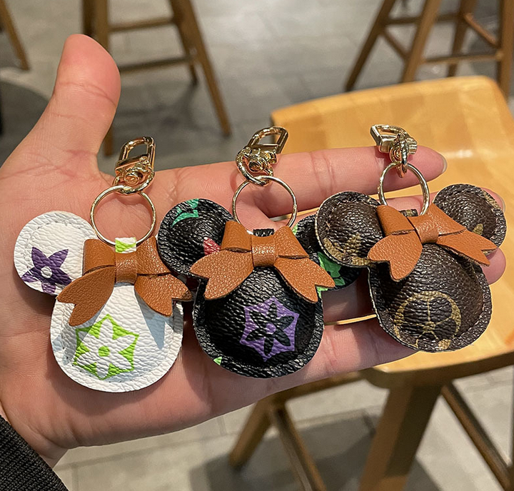 2021 riginality Fashion Designer Key Buckle Bag Car Keychain Handmade Leather Animals Man Woman Purse Bag Pendant Accessories 20style, Silver
2021 riginality Fashion Designer Key Buckle Bag Car Keychain Handmade Leather Animals Man Woman Purse Bag Pendant Accessories 20style, Silver