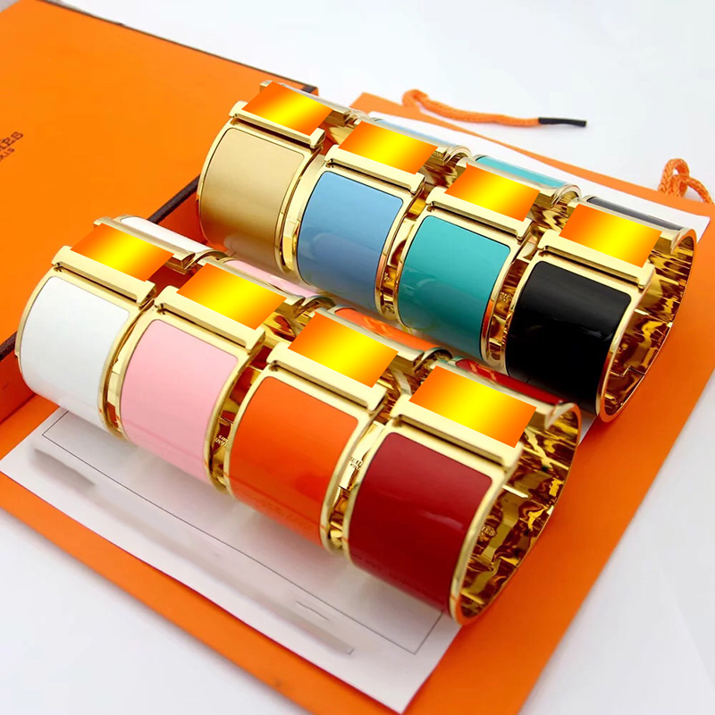 High Quality Copper Enamel Bangle Designer 33mm Wide Bracelet 925 Sterling Silver Women And Mens Gold Luxury Jewelry Charm Bracelets With Original Box
High Quality Copper Enamel Bangle Designer 33mm Wide Bracelet 925 Sterling Silver Women And Mens Gold Luxury Jewelry Charm Bracelets With Original Box