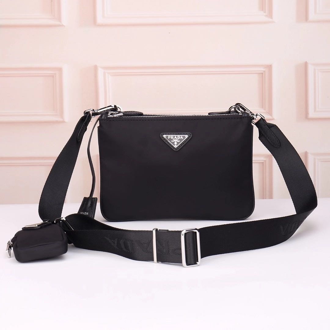 Prada Wholesale Fashion messenger bags cross Bodybag men twin set chain purse classic satchel handbag canvas shoulder bag parachute fabric man, Black
Prada Wholesale Fashion messenger bags cross Bodybag men twin set chain purse classic satchel handbag canvas shoulder bag parachute fabric man, Black