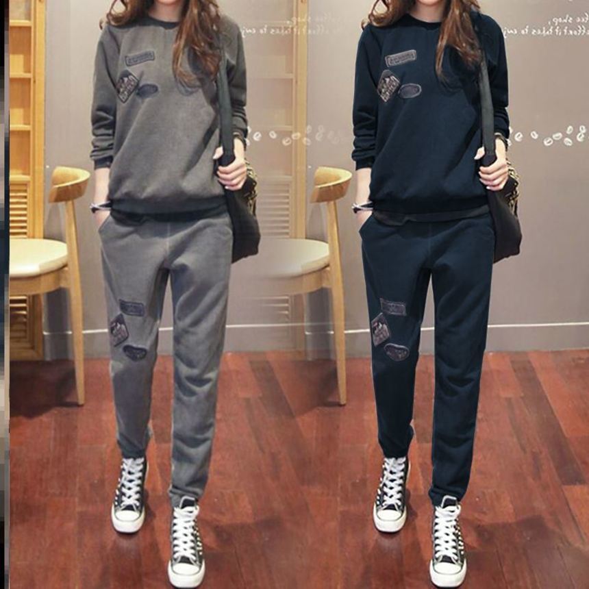2021 autumn and winter new plush wtern style leisure sports suit women's korean loose sweater two piece set fashion, Gray
2021 autumn and winter new plush wtern style leisure sports suit women's korean loose sweater two piece set fashion, Gray