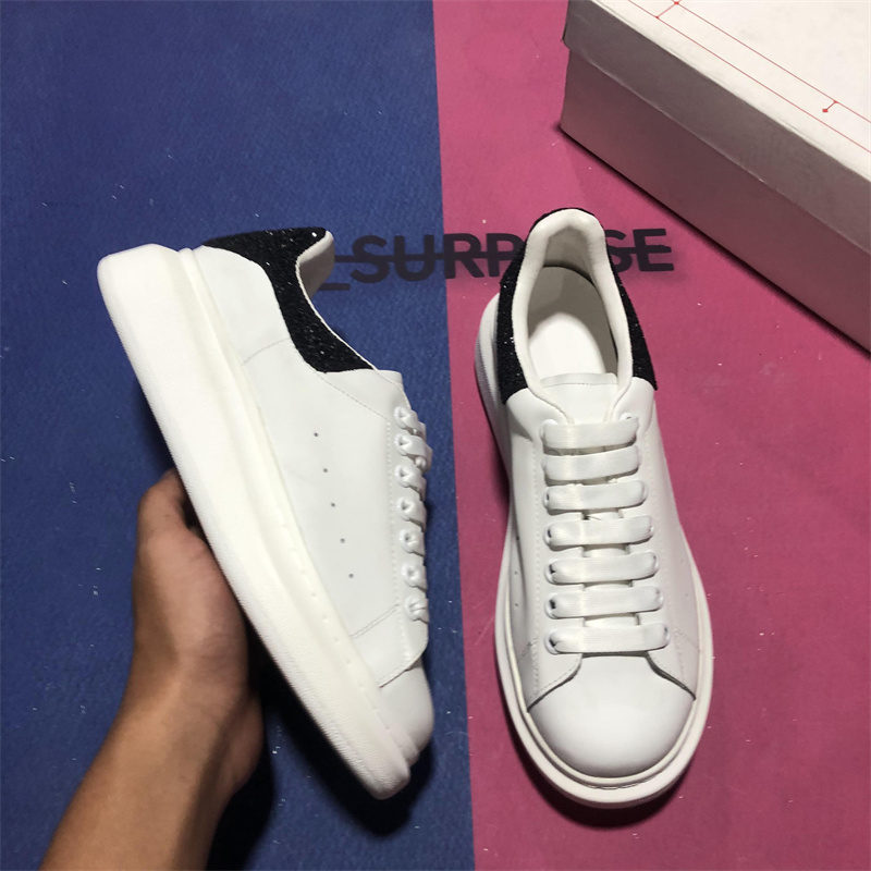 Top Quality Desinger shoes Fashion Mens Women shoe Leather Lace Up Platform Oversized Sole Sneakers Fluorescent greenCasual Trainers With Box, Gifts
Top Quality Desinger shoes Fashion Mens Women shoe Leather Lace Up Platform Oversized Sole Sneakers Fluorescent greenCasual Trainers With Box, Gifts