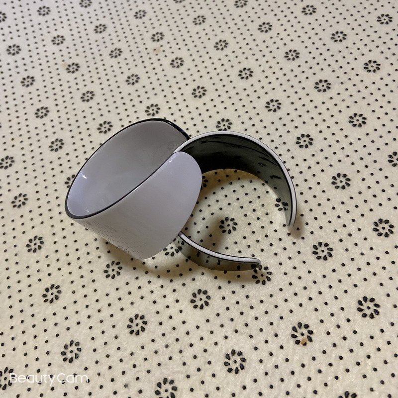 6.5X4CM black and white casual acrylic bracelet fashion letter wristband for ladies collection hand chian Items vip gift