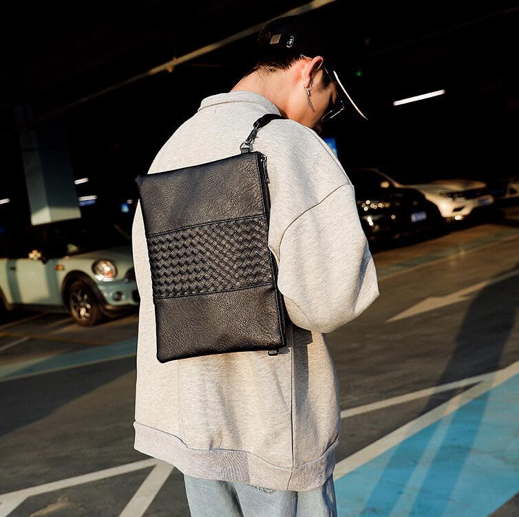 Factory wholesale men handbag England fan woven wrist bags street trend leather clutch multifunctional wovens leathers fashion shoulder bag, Black(boutique box)
Factory wholesale men handbag England fan woven wrist bags street trend leather clutch multifunctional wovens leathers fashion shoulder bag, Black(boutique box)