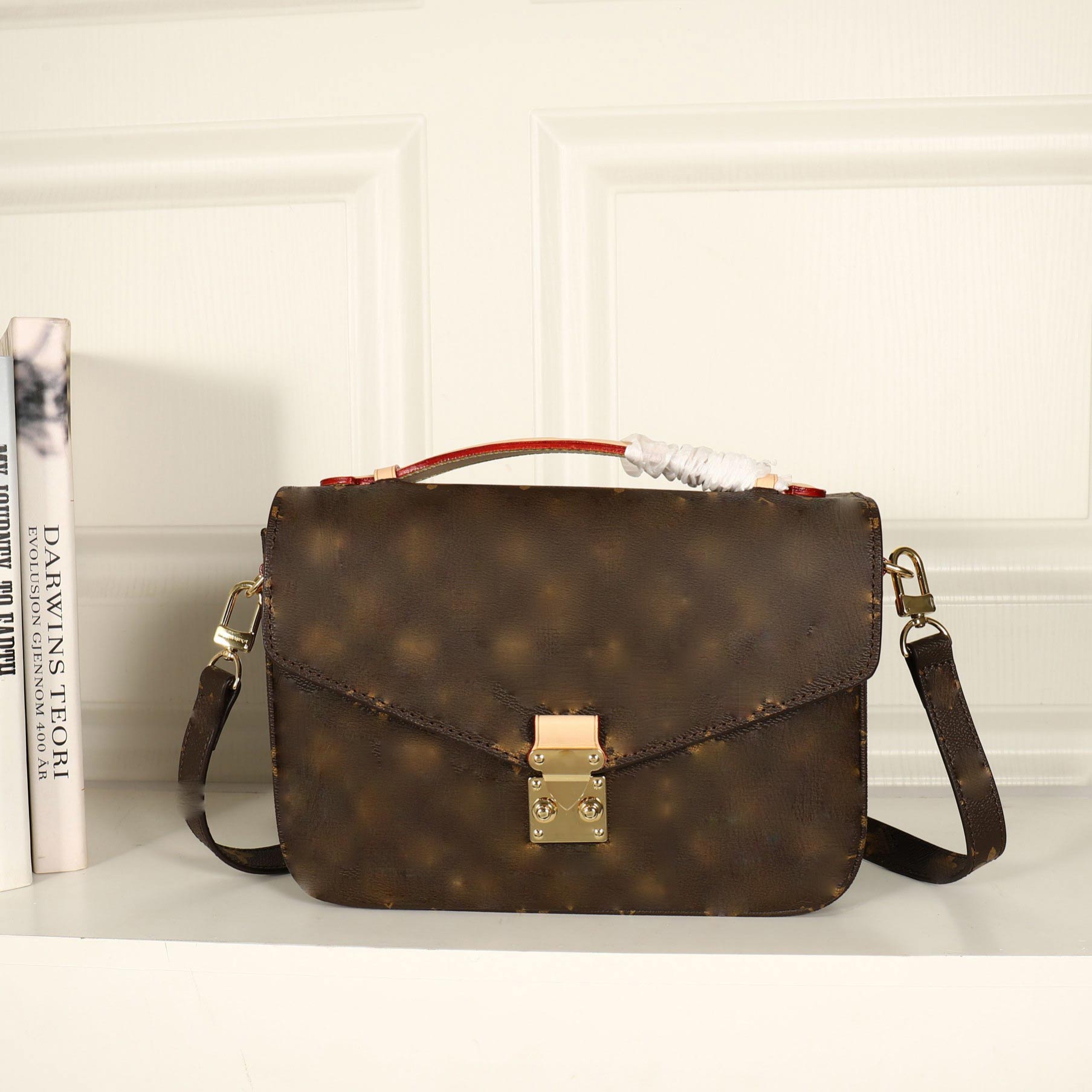 Classic style brown women designer shoulder bag fashion messenger bags leather crossbody womens handbag purse 25cm INS wind casual
Classic style brown women designer shoulder bag fashion messenger bags leather crossbody womens handbag purse 25cm INS wind casual
