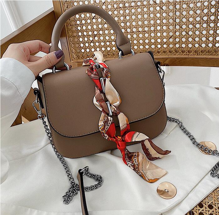 Factory wholesale women handbag new round women shoulder bag sweet ladies scarves bow chain bag white leather slung women bag, Black;red
Factory wholesale women handbag new round women shoulder bag sweet ladies scarves bow chain bag white leather slung women bag, Black;red