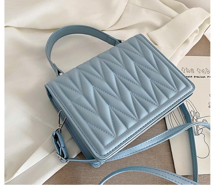 Wrinkle Design 2021 Summer Single Shoulder Office Lady Bag Cross-body small Square fashion Handbag
Wrinkle Design 2021 Summer Single Shoulder Office Lady Bag Cross-body small Square fashion Handbag
