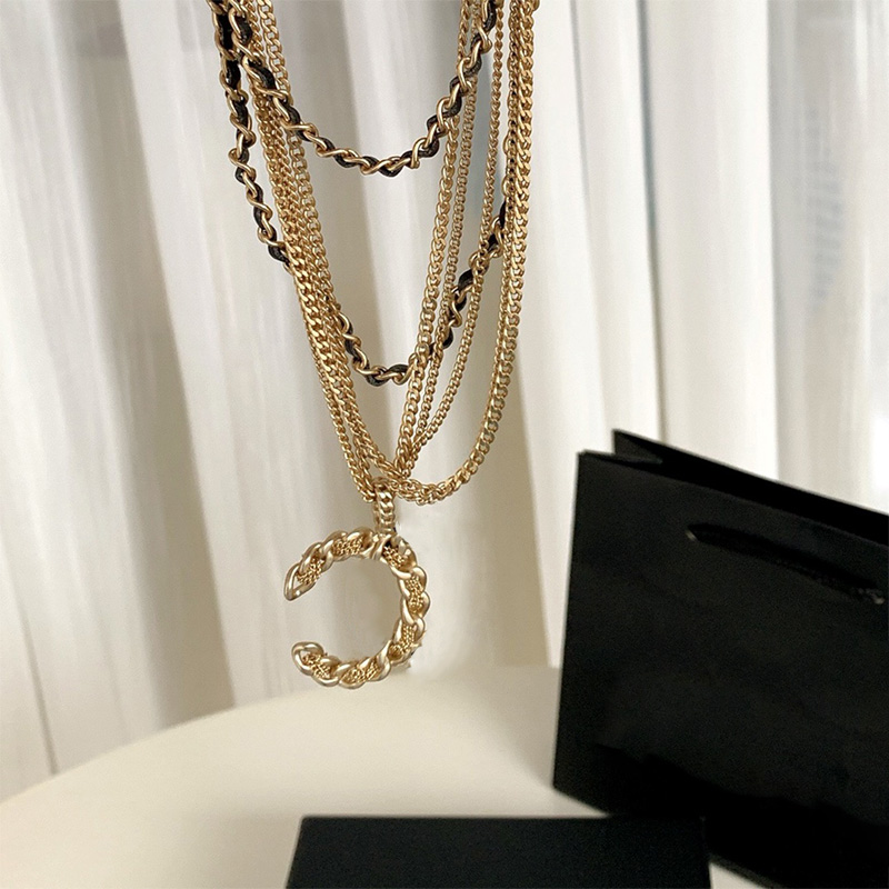 Womens Designer Necklace Pearl Five Layer Necklaces Women Black Leather Brass Letter Copper Luxury Elegant Habbly, Silver
Womens Designer Necklace Pearl Five Layer Necklaces Women Black Leather Brass Letter Copper Luxury Elegant Habbly, Silver