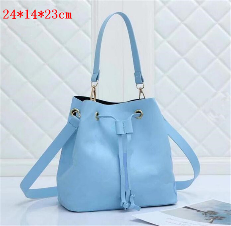 Socialite mUrIa Vert Lagon Bucket bag Women Mahina Calfskin Leather Handbag Purse Shoulder Strap Bags Designer Luxurys Cross-body high quality 77
Socialite mUrIa Vert Lagon Bucket bag Women Mahina Calfskin Leather Handbag Purse Shoulder Strap Bags Designer Luxurys Cross-body high quality 77