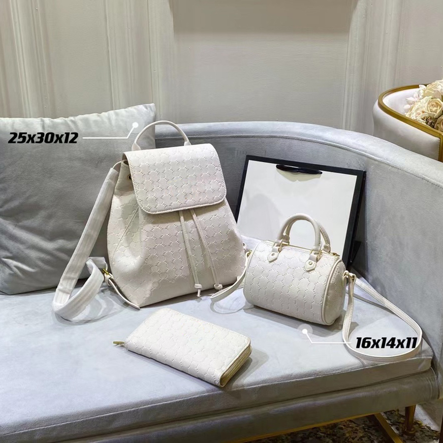 2021 luxurys designers bag women handbag messenger oxidizing leather POCHETTE metis elegant shoulder shopping bags 0261, Dust bag
2021 luxurys designers bag women handbag messenger oxidizing leather POCHETTE metis elegant shoulder shopping bags 0261, Dust bag