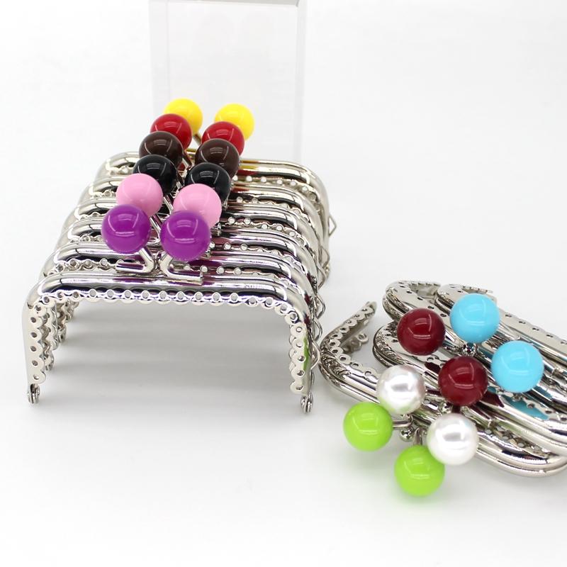 Bag Parts & Accessories 1PCS 8.5cm Candy Beads Glossy Metal Purse Frame Silver Handle For Clutch Handbag Making Sewing Kiss Clasp Lock
Bag Parts & Accessories 1PCS 8.5cm Candy Beads Glossy Metal Purse Frame Silver Handle For Clutch Handbag Making Sewing Kiss Clasp Lock