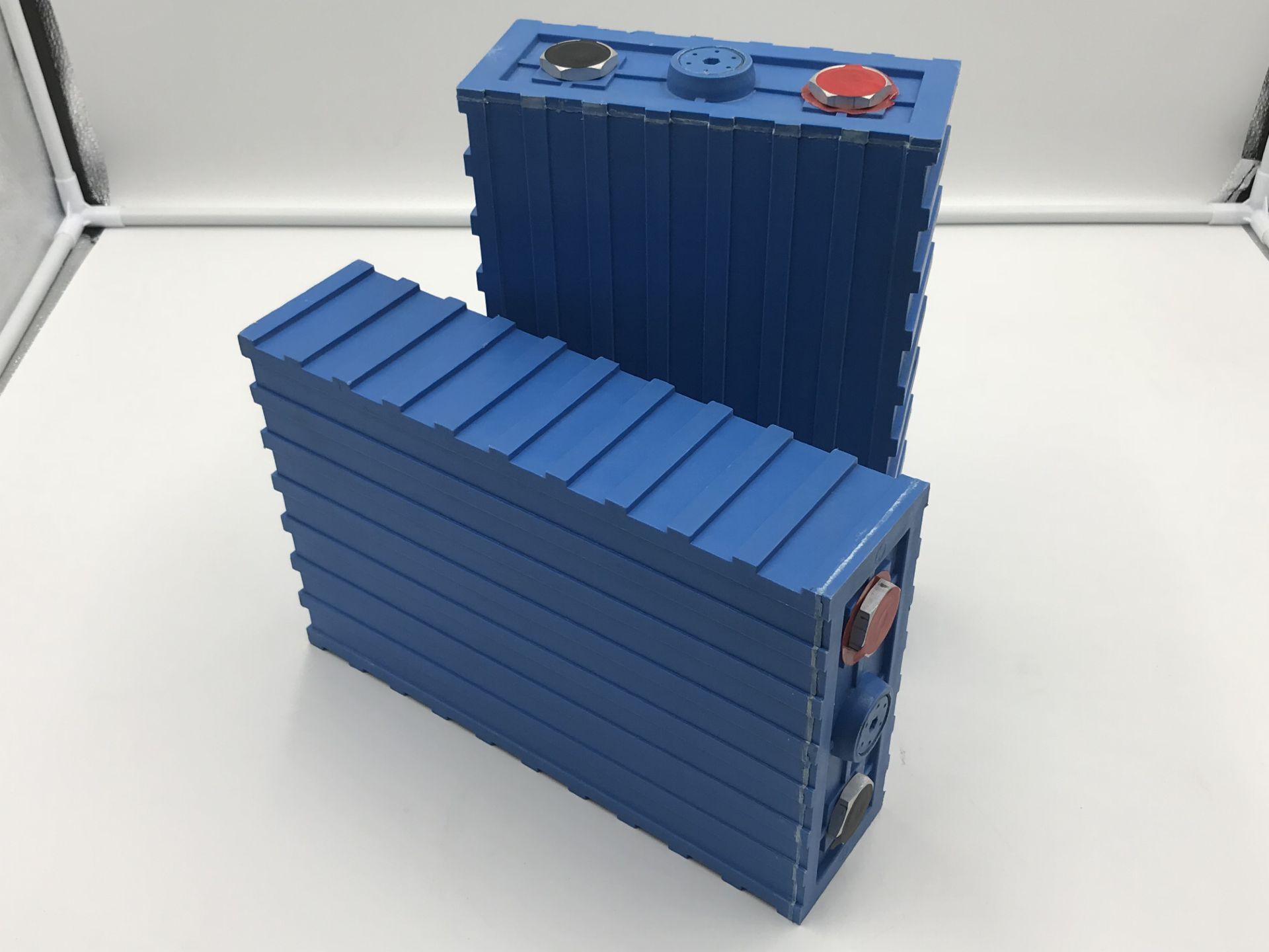 16pcs 12V 24V 48V suitable for 3.2V 200AH Lifepo4 battery Rechargeable battery pack Solar energy storage Duty fr