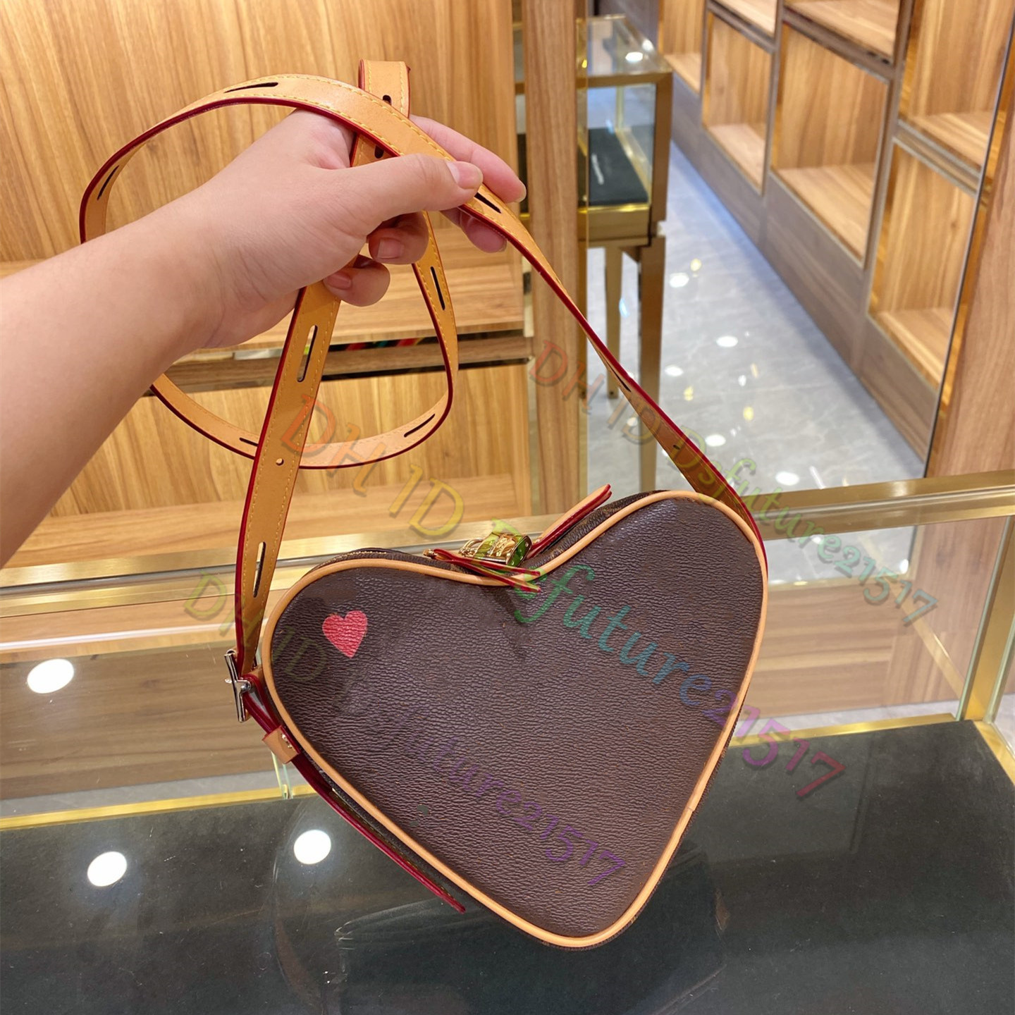women Classic Love Hearts Coins Purses Clutch Card Holders Wallets 2021 Luxurys Designers bags Multicolor quality Mini crossbody handbags sh, Red;black
women Classic Love Hearts Coins Purses Clutch Card Holders Wallets 2021 Luxurys Designers bags Multicolor quality Mini crossbody handbags sh, Red;black