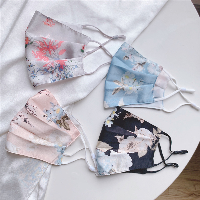 spring summer mulberry silk mask double layer silk easy to clean thin breathable and dustproof sunscreen mask
spring summer mulberry silk mask double layer silk easy to clean thin breathable and dustproof sunscreen mask