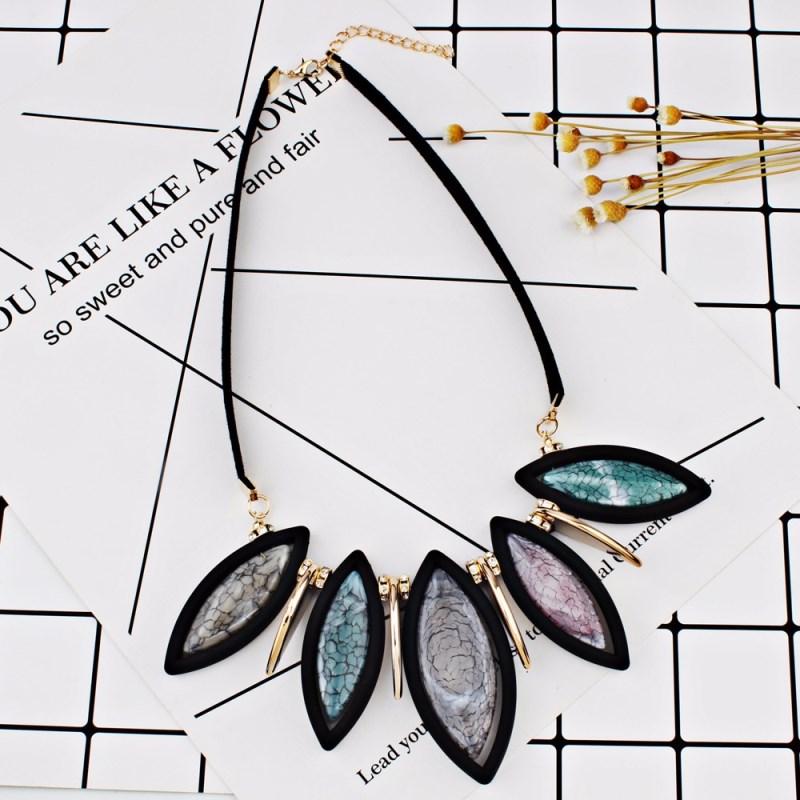 Bohemia Crack Pattern Horse Eyes Shape Resin Necklace For Women Girls Gift Punk Personalized Pendant Leather Chain Link Chokers
Bohemia Crack Pattern Horse Eyes Shape Resin Necklace For Women Girls Gift Punk Personalized Pendant Leather Chain Link Chokers