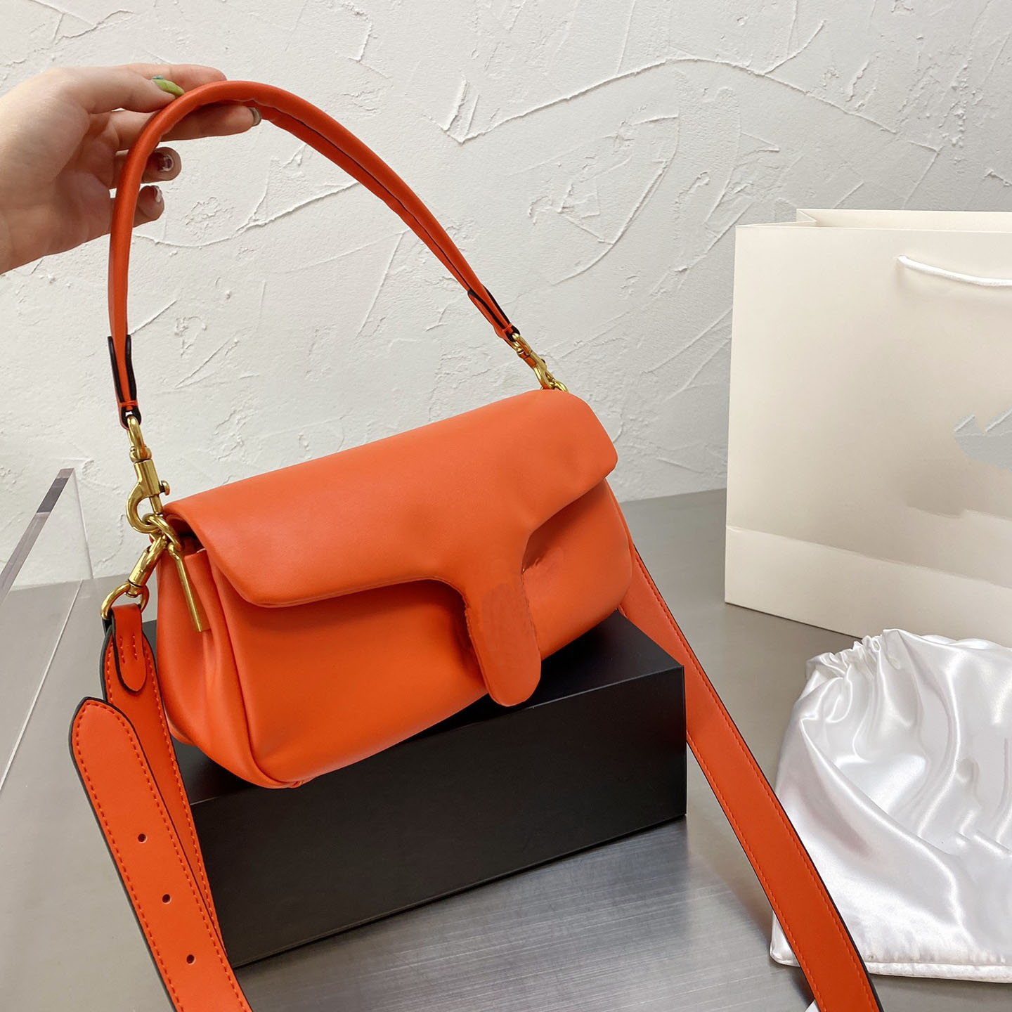 Pillow Tabby Designer Soft Shoulder Bags series 26 Retro Cloud crossbody Hobo purse bag, Orange
Pillow Tabby Designer Soft Shoulder Bags series 26 Retro Cloud crossbody Hobo purse bag, Orange