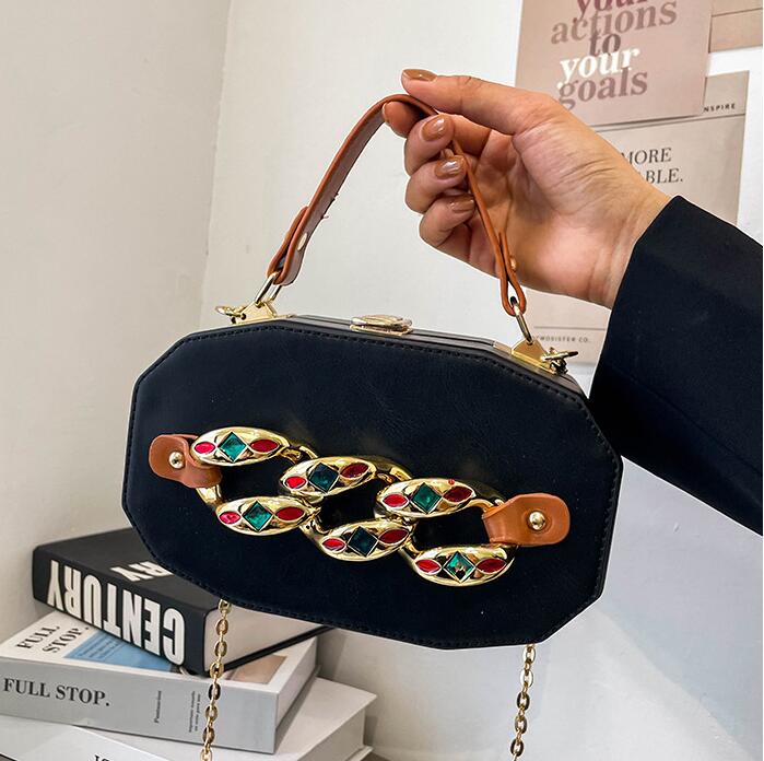 Wholesale factory winter fashion solid color leather shoulder bag sweet lady diamond handbag street personality super chain decorative women messenger bags