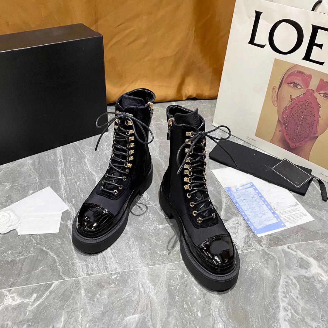 French luxury shoes, high-quality patent leather women's boots, casual outdoor gatherings, waterproof and breathable high-end fashion boots, Box
French luxury shoes, high-quality patent leather women's boots, casual outdoor gatherings, waterproof and breathable high-end fashion boots, Box