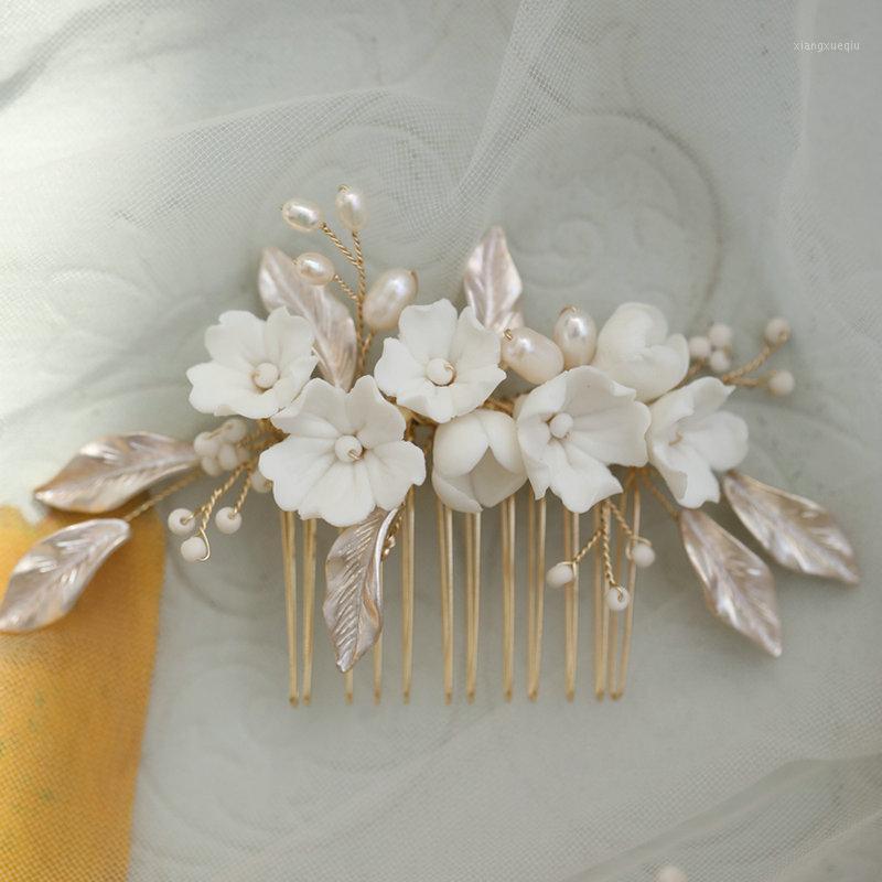 Hair Clips & Barrettes Classic Style Bridal Wedding Comb Handmade Ceramic Flowers Accessories, Golden;silver
Hair Clips & Barrettes Classic Style Bridal Wedding Comb Handmade Ceramic Flowers Accessories, Golden;silver