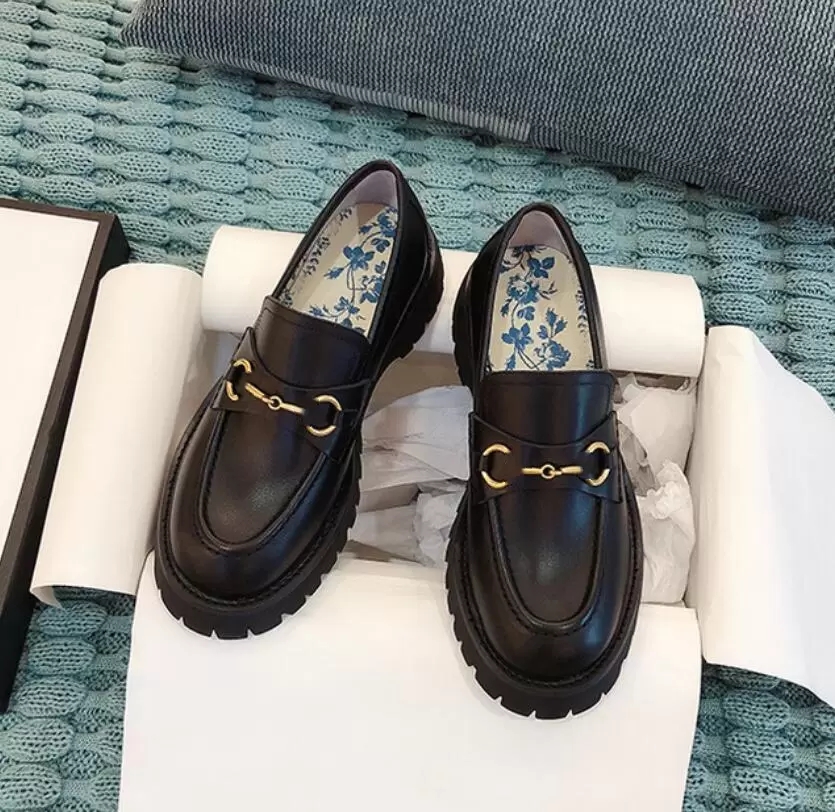 Luxurious Brand Horsebit Loafer Shoes Women's House Moccasins Gold-toned Oxford White Black Lug Sole Outdoor Lady Comfort Walking EU35-40
Luxurious Brand Horsebit Loafer Shoes Women's House Moccasins Gold-toned Oxford White Black Lug Sole Outdoor Lady Comfort Walking EU35-40