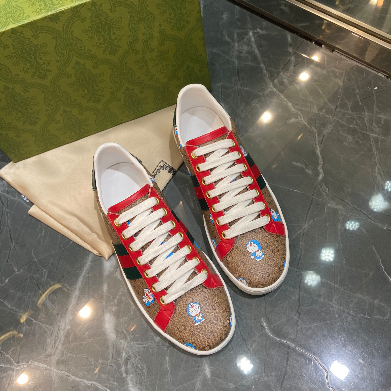 Top luxury designer leather casual shoes fashion couple shoe 2021 summer breathable men's soft sole shoess
Top luxury designer leather casual shoes fashion couple shoe 2021 summer breathable men's soft sole shoess