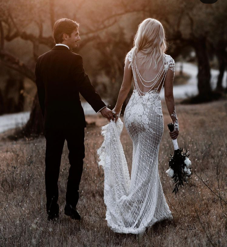 2021 Vintage Lace Mermaid Wedding Dresses Bridal Gowns Pearls Beading Appliqued Sexy Backless Rustic Boho Bride Dress Illusion Long Sleeves