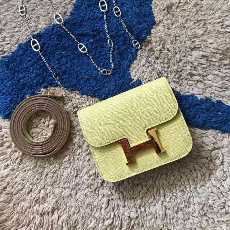 a H-buckle Pig Nose Chain Stewardess Mini Kangkang Hand Print Cowhide Small Square Bag with Logo xym
a H-buckle Pig Nose Chain Stewardess Mini Kangkang Hand Print Cowhide Small Square Bag with Logo xym