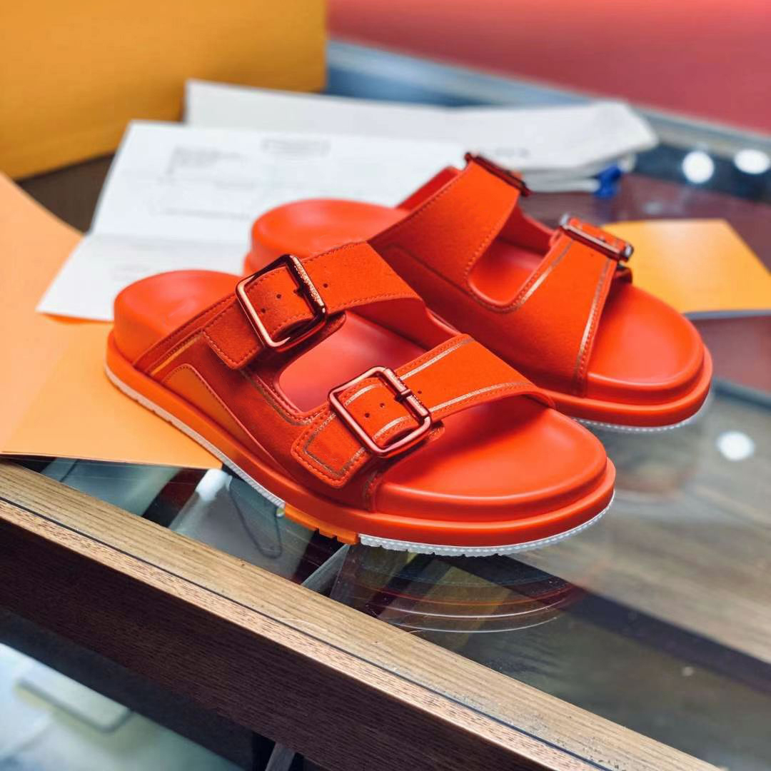 2021 Designer Trainer Mules Men Leather Sport Slippers double strap slides rubber Bottom sandal Summer Outdoor Casual Shoes, Color 1
2021 Designer Trainer Mules Men Leather Sport Slippers double strap slides rubber Bottom sandal Summer Outdoor Casual Shoes, Color 1