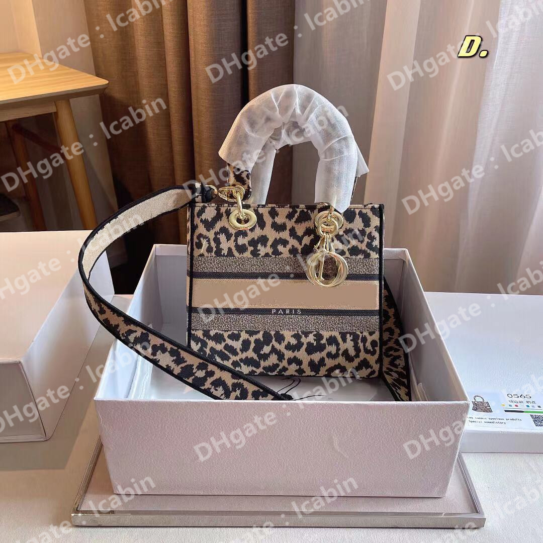 Leopard grain Handbag 23*12*20cm Women Luxurys Designers Bags 2021 fashion Crossbody Bag Purse, Customize
Leopard grain Handbag 23*12*20cm Women Luxurys Designers Bags 2021 fashion Crossbody Bag Purse, Customize