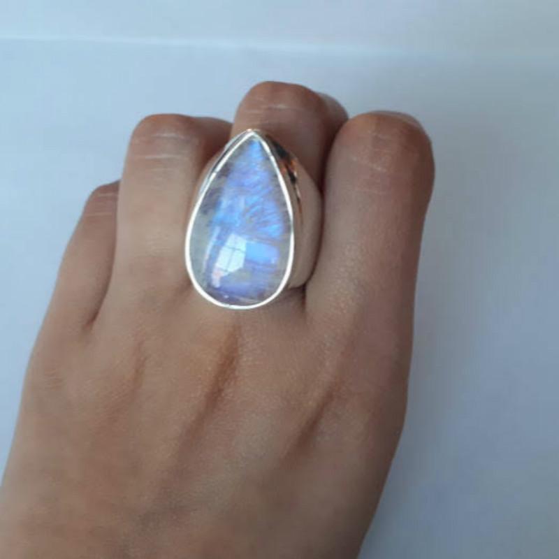 Cluster Rings Moonstone For Women Hyperbole Vintage Ring Water Drop White Stone Female Fashion Jewelry Wholesale Size 6-10
Cluster Rings Moonstone For Women Hyperbole Vintage Ring Water Drop White Stone Female Fashion Jewelry Wholesale Size 6-10