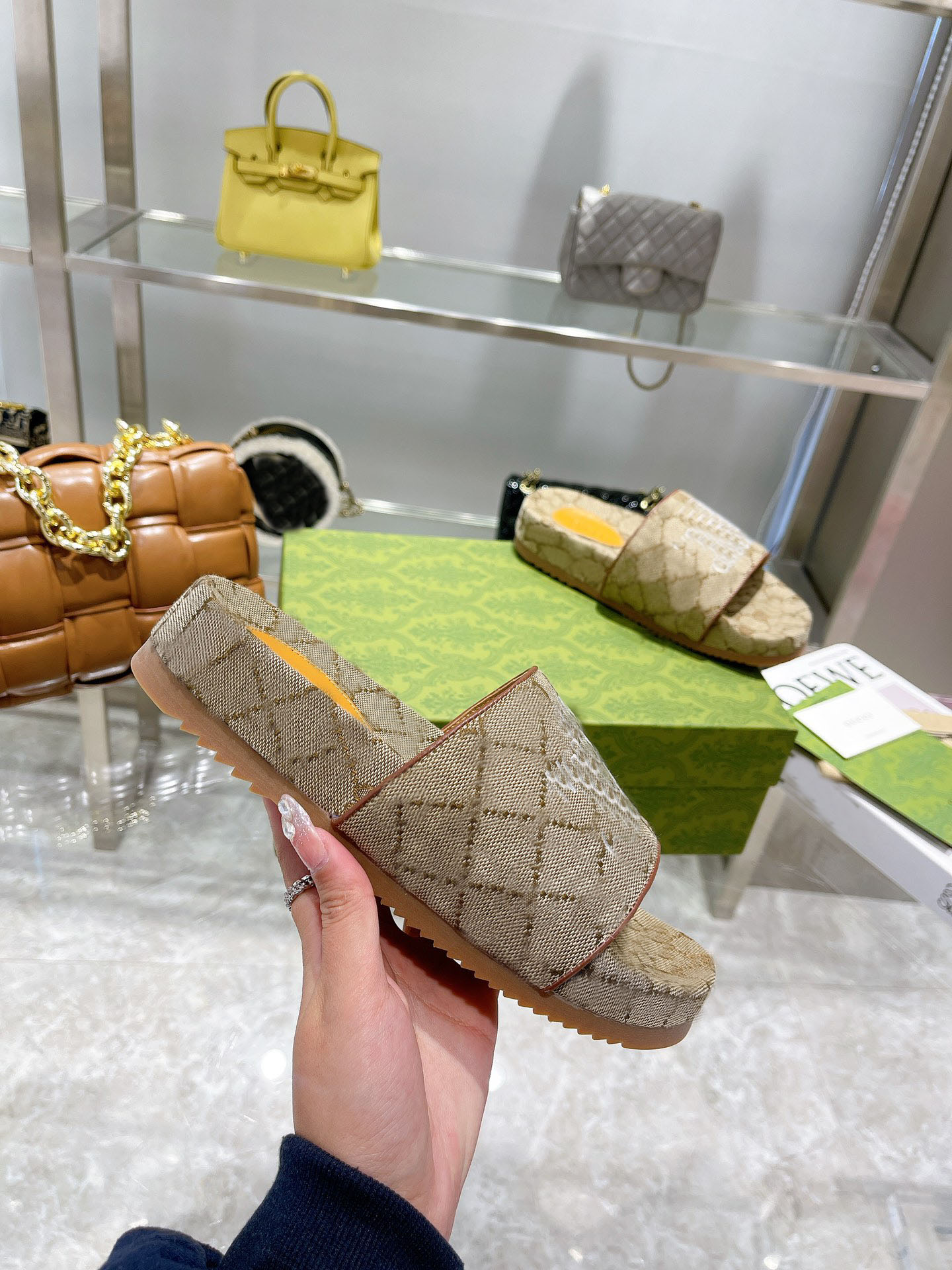 luxury Designer slippers Women platform sandal men slide Canvas Platform Sandals Real Leather Beige brick Colors Beach Slipper Outdoor Party Classic Slides, Color 34 
luxury Designer slippers Women platform sandal men slide Canvas Platform Sandals Real Leather Beige brick Colors Beach Slipper Outdoor Party Classic Slides, Color 34